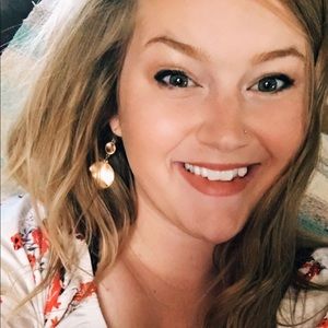 Meet your Posher, Vallie